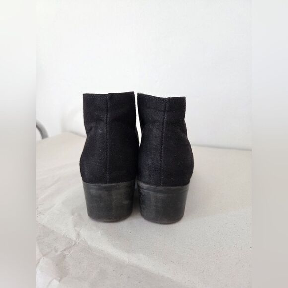 Jaclyn Smith Chelsea Booties Ankle Boots Dapper Oxford Chukka Black Faux Suede 7 - Picture 5 of 8